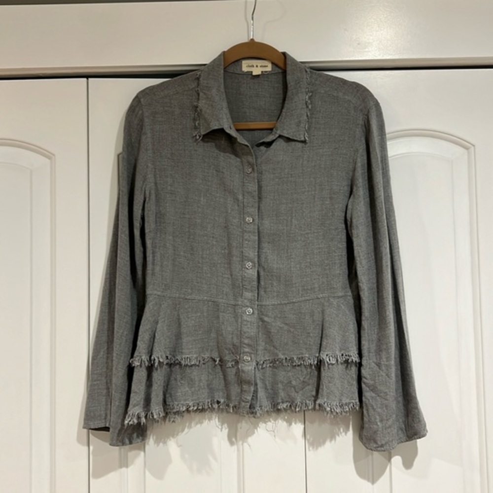 Cloth‎ & stone small raw hem button up blouse